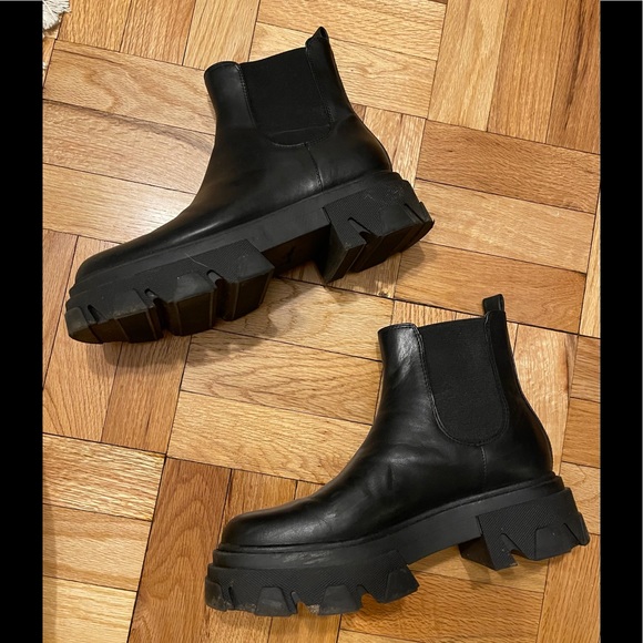 Sam Edelman Daelyn Lug Sole Booties - Picture 7 of 11